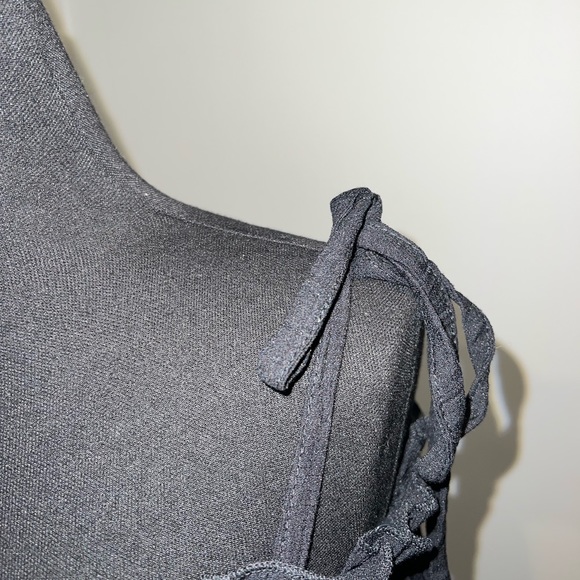 CATCH THE SUN TIERED MIDI DRESS - BLACK - Picture 5 of 6